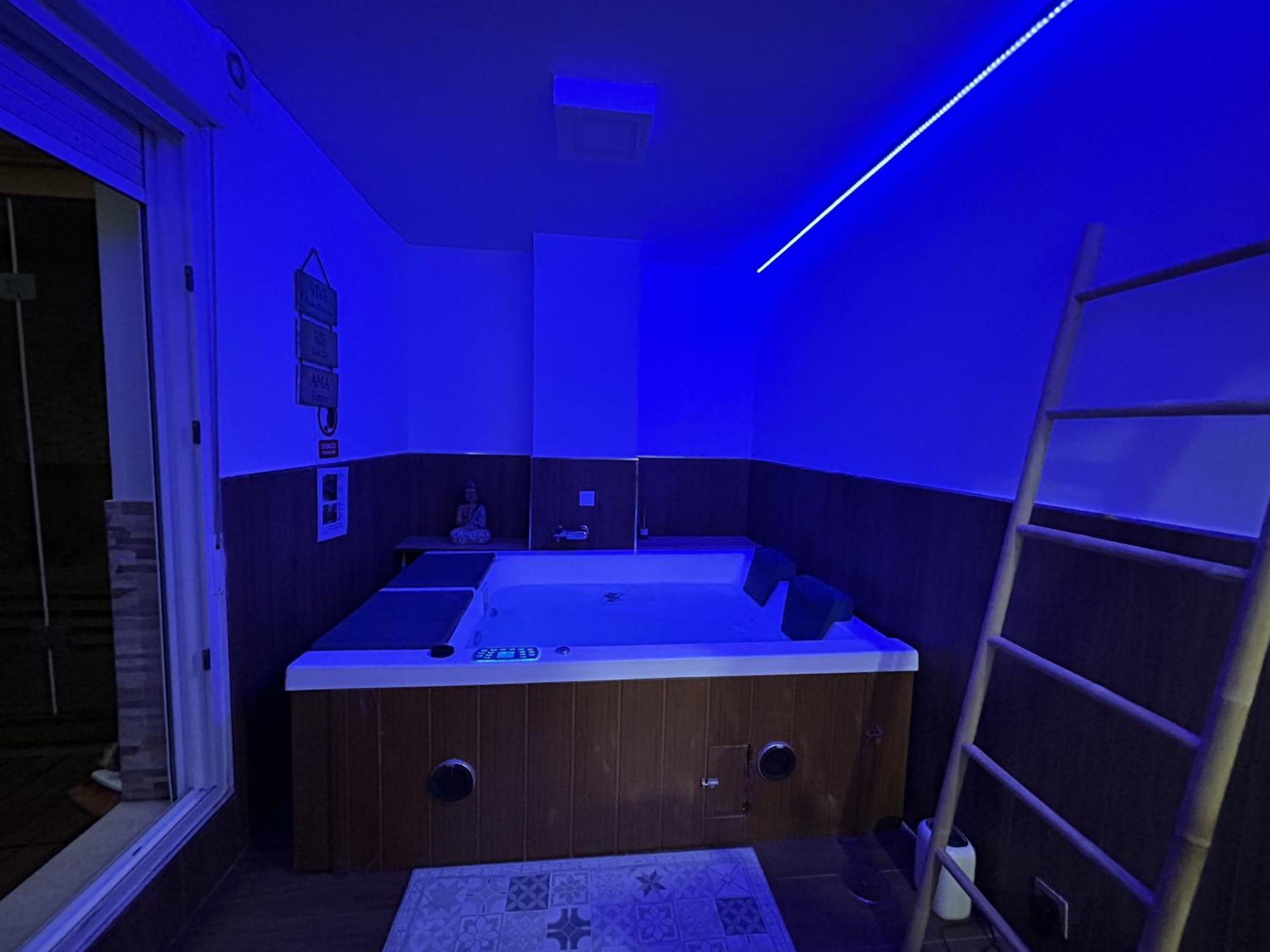 Lujo A Tu Alcance Con Spa Y Garaje Pleno Centro Huelva Kültér fotó