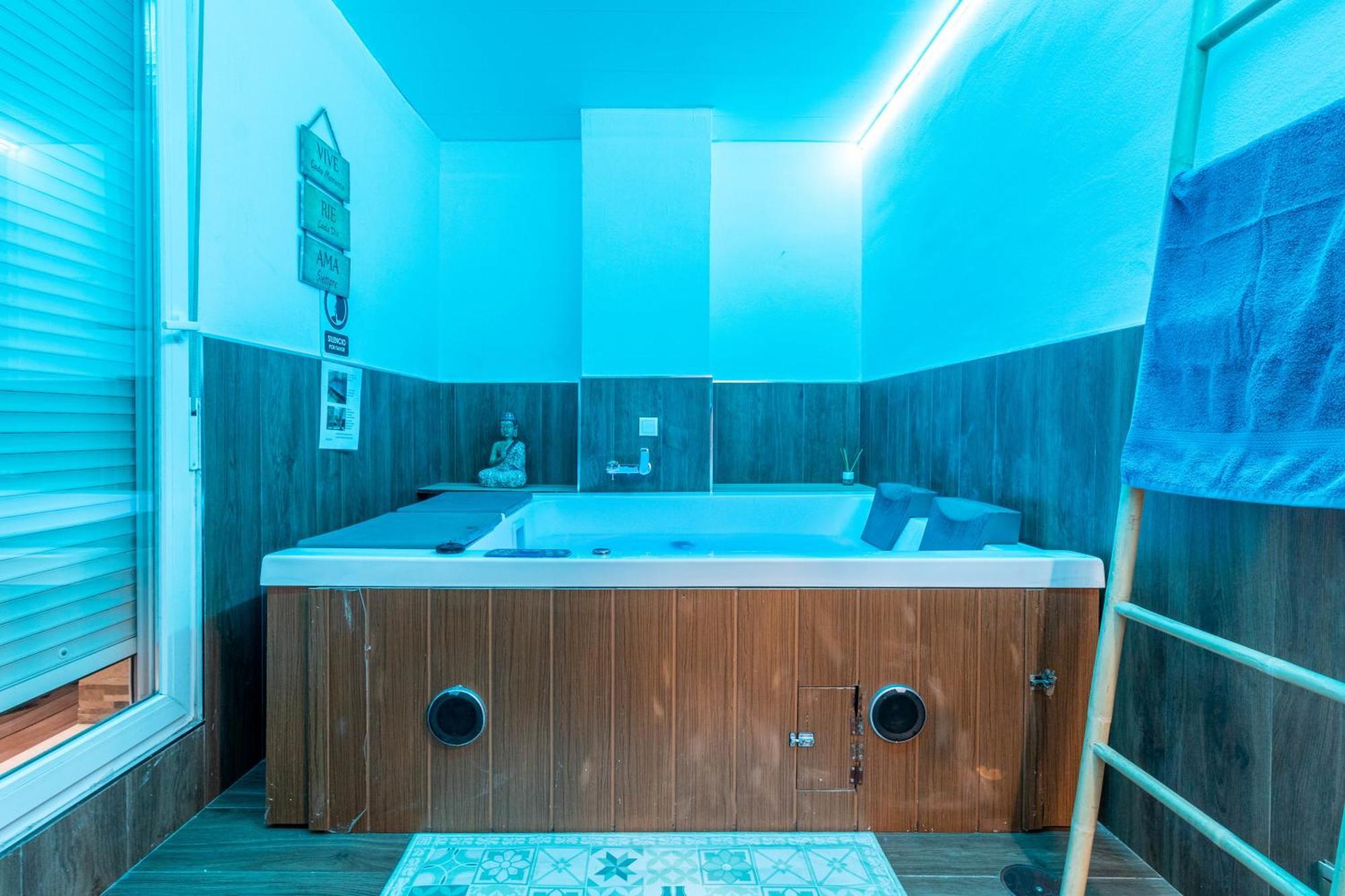 Lujo A Tu Alcance Con Spa Y Garaje Pleno Centro Huelva Kültér fotó