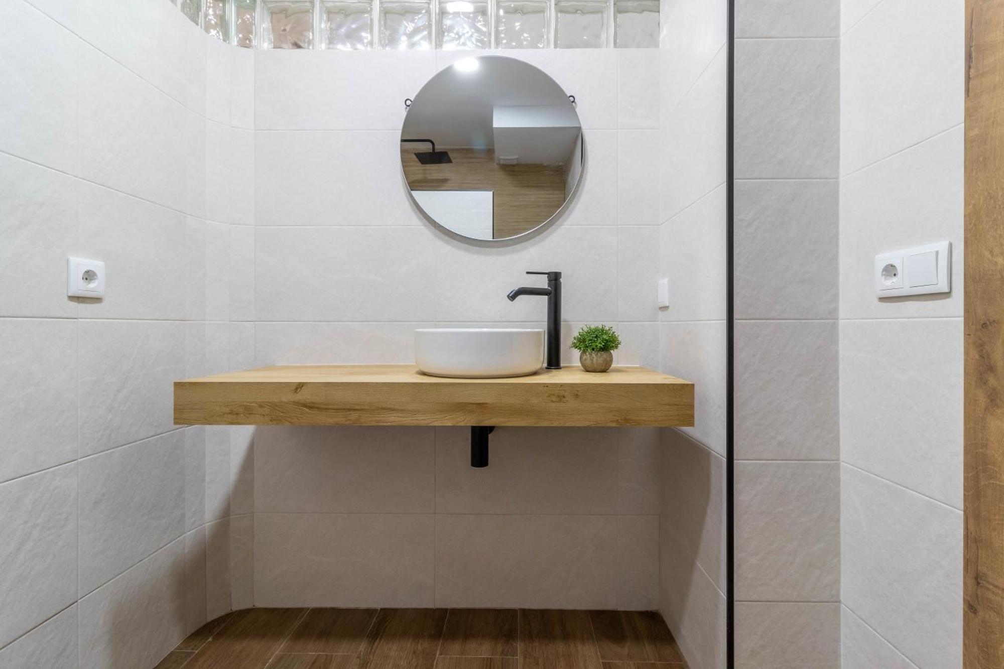 Lujo A Tu Alcance Con Spa Y Garaje Pleno Centro Huelva Kültér fotó